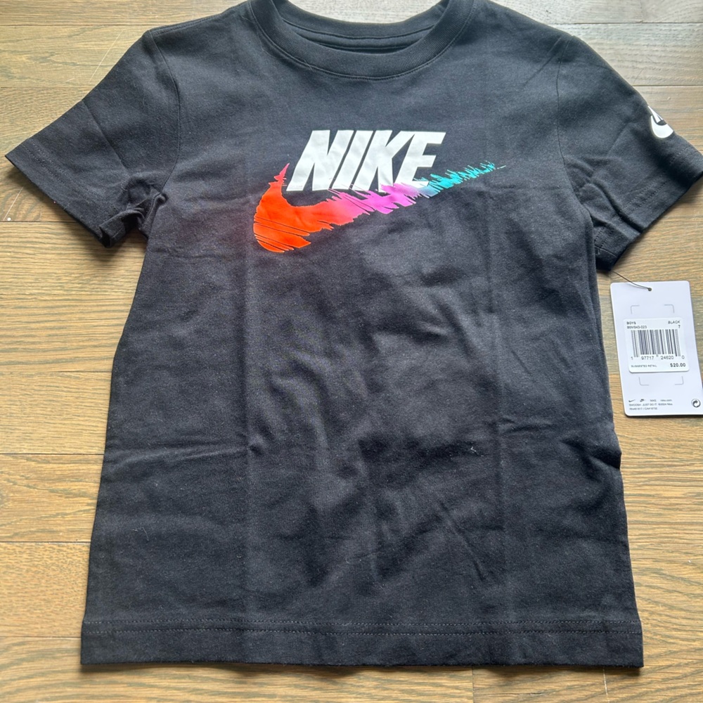 NWT Nike Boys Shirts size 7 - Picture 3 of 4